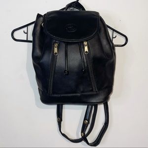 Golden Duck Leather Collection Black Drawstring Backpack Zippers